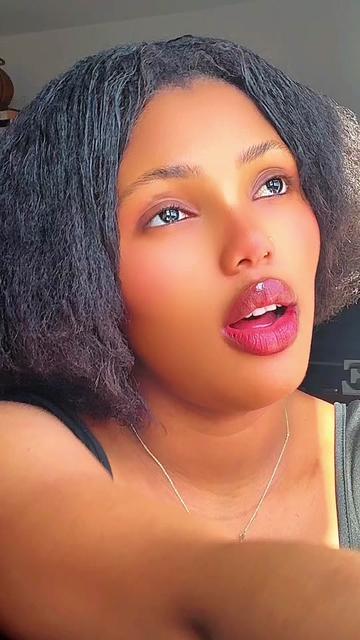 @IYZ QUEEN 💍🦋❤️🩷