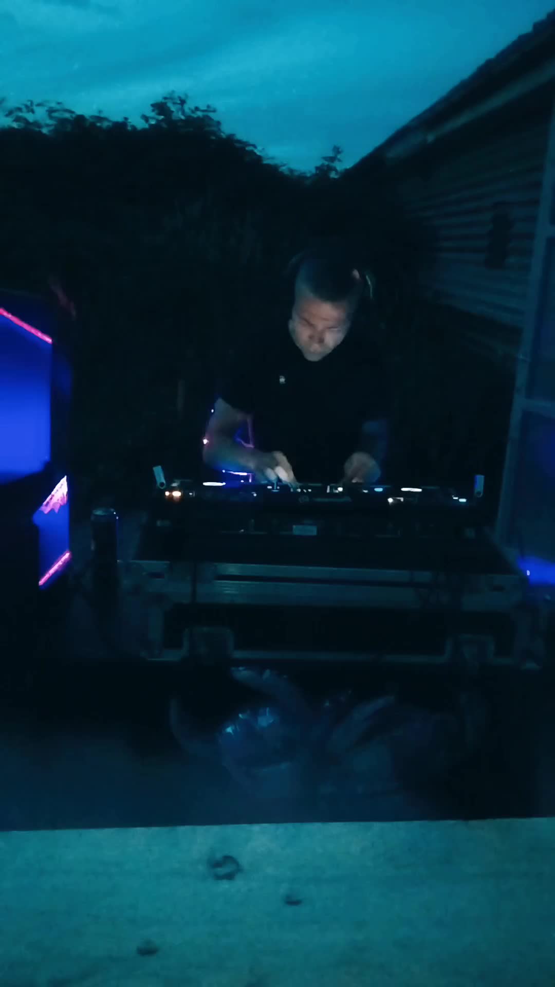 @DJ Speedy