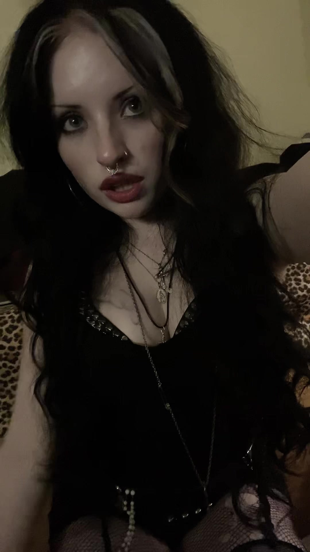 @𝔈𝔳𝔈