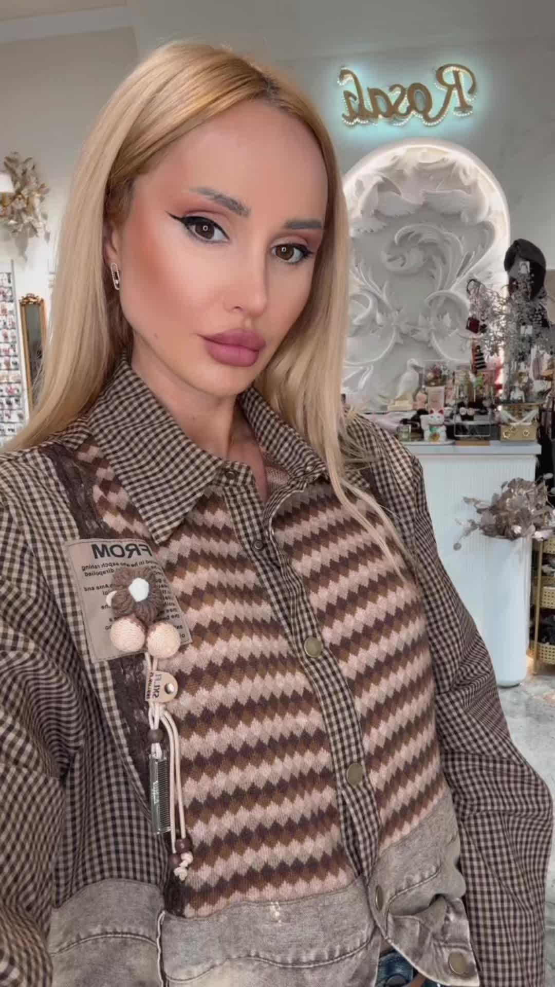 @Patricia Larisa