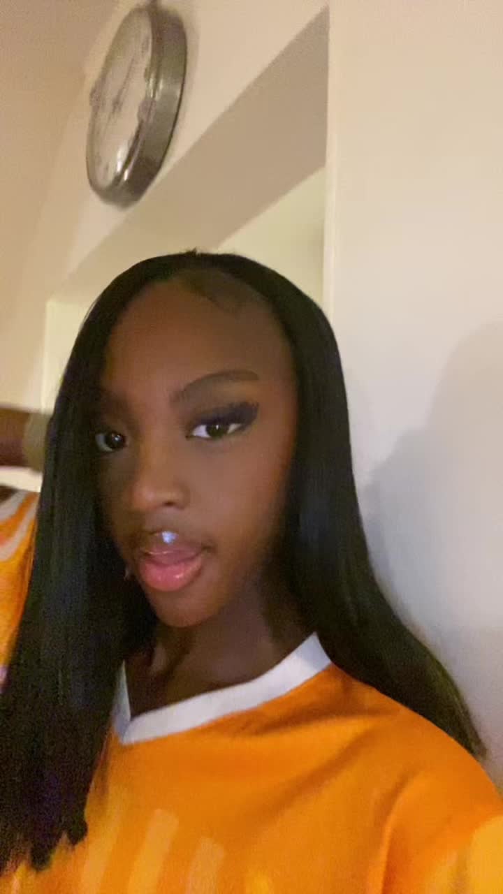 @lauraa👾