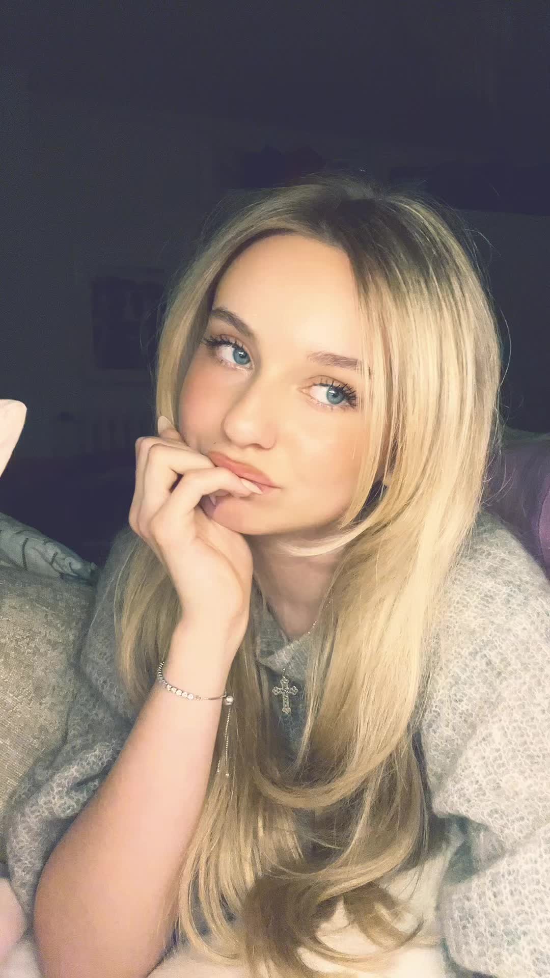 @apollonia 🪽