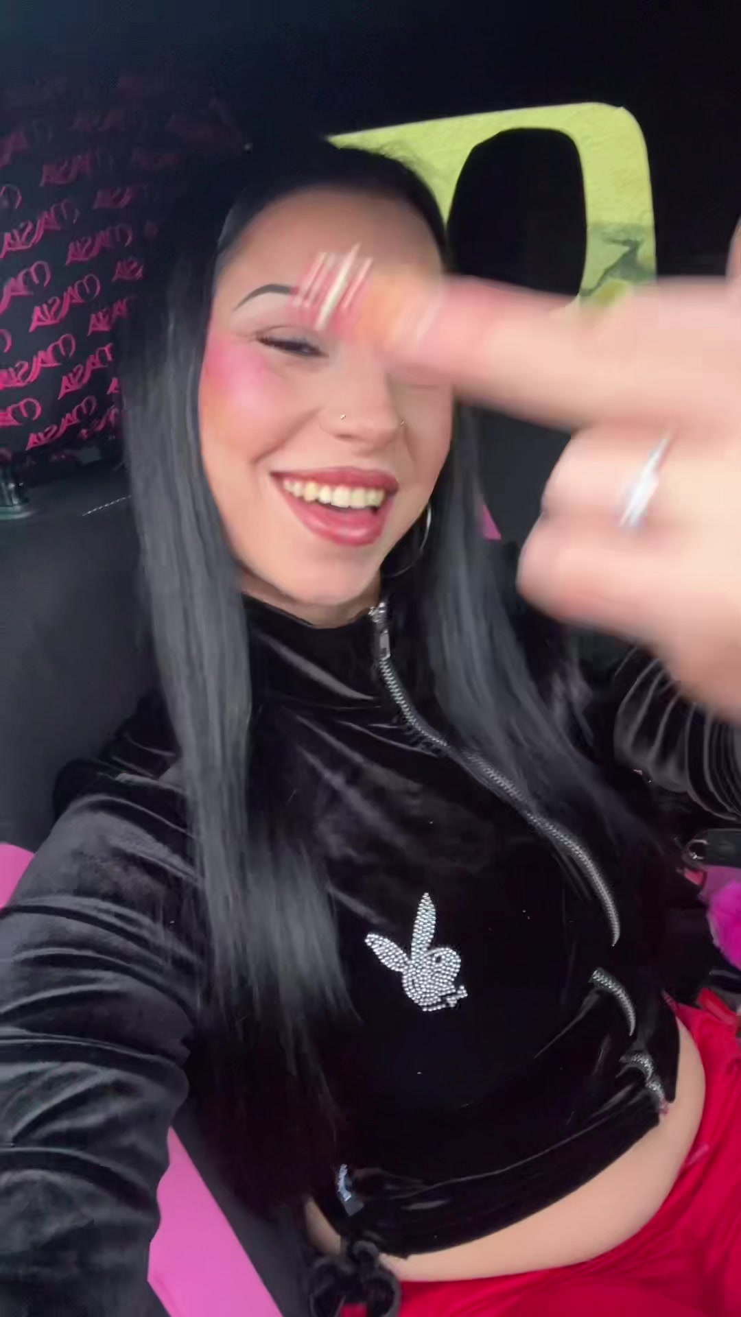 @𝑚 𝑒 𝑟 𝑦🦂