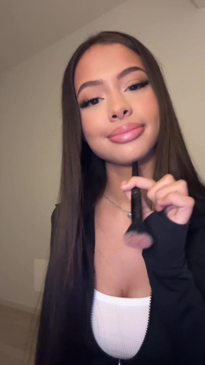 @Luna