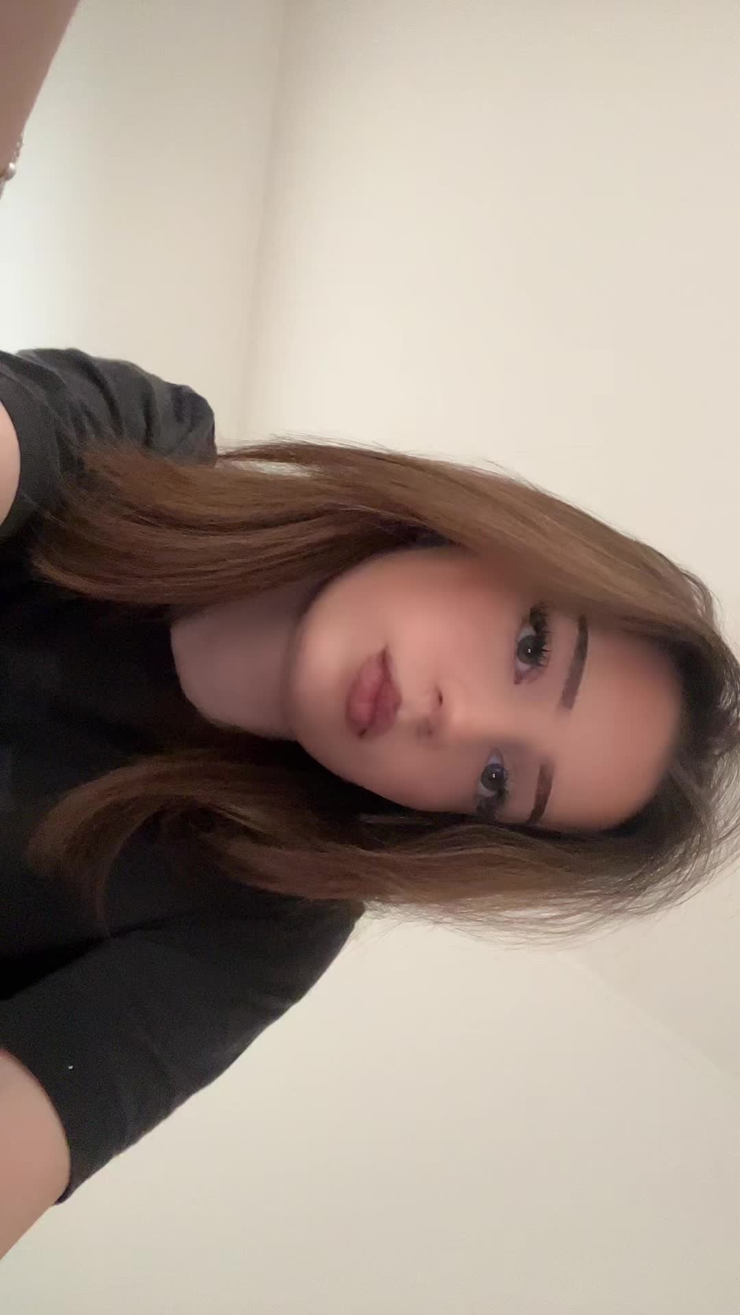 @Bella