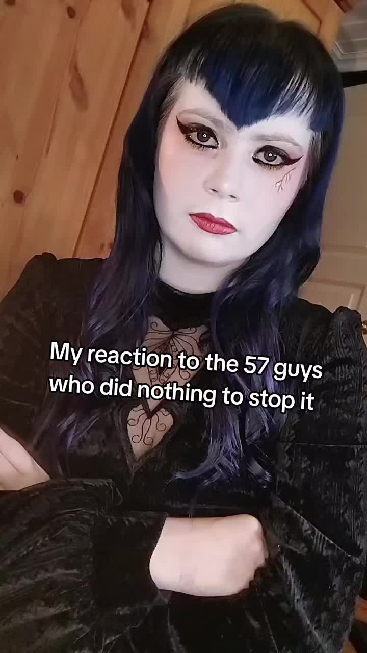 @Caroline 💙🖤