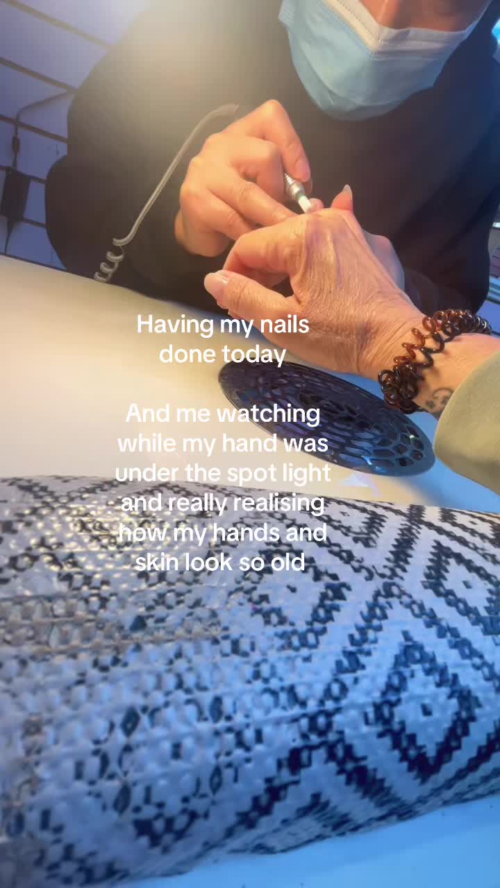 @👩🏻🦳❤️🐕