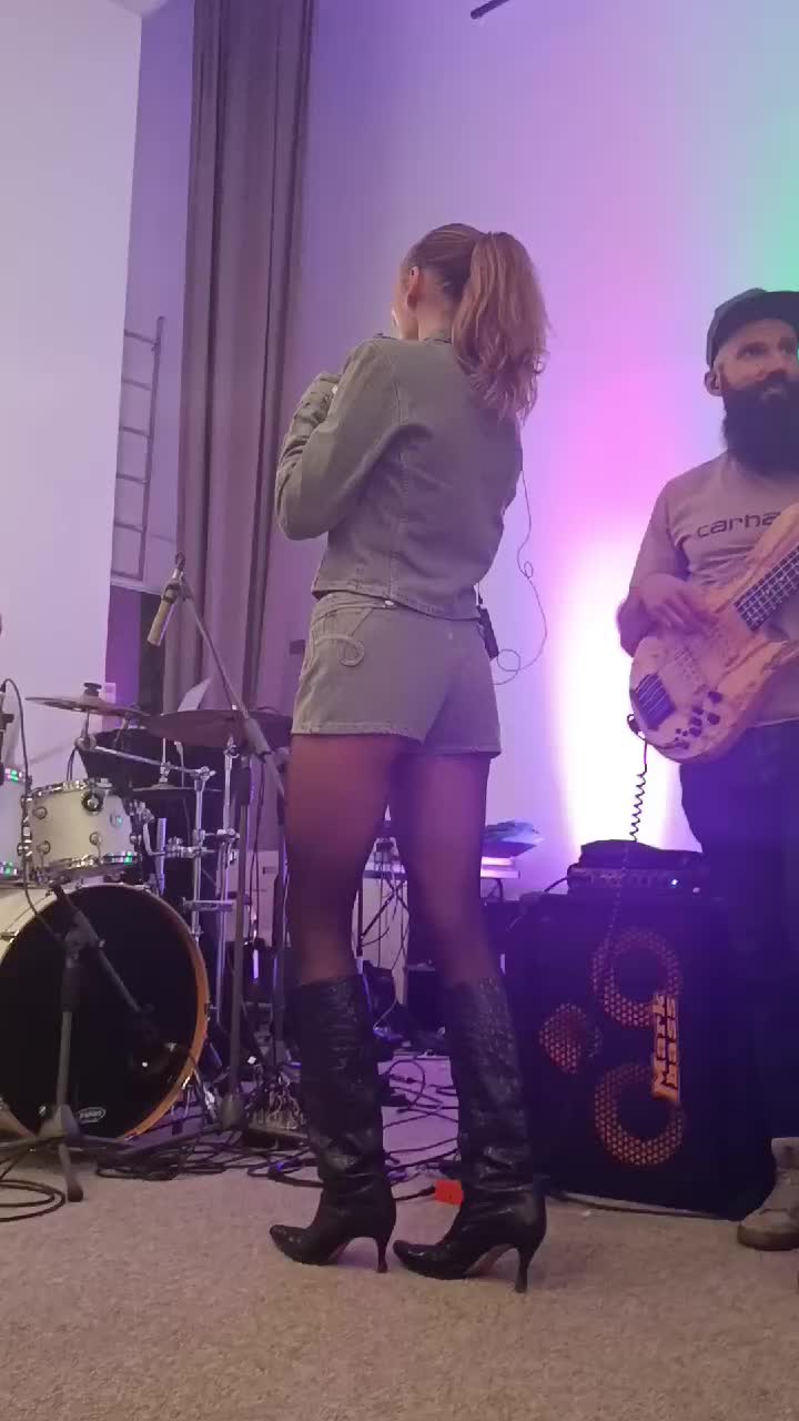 @emmadrobnaofficial