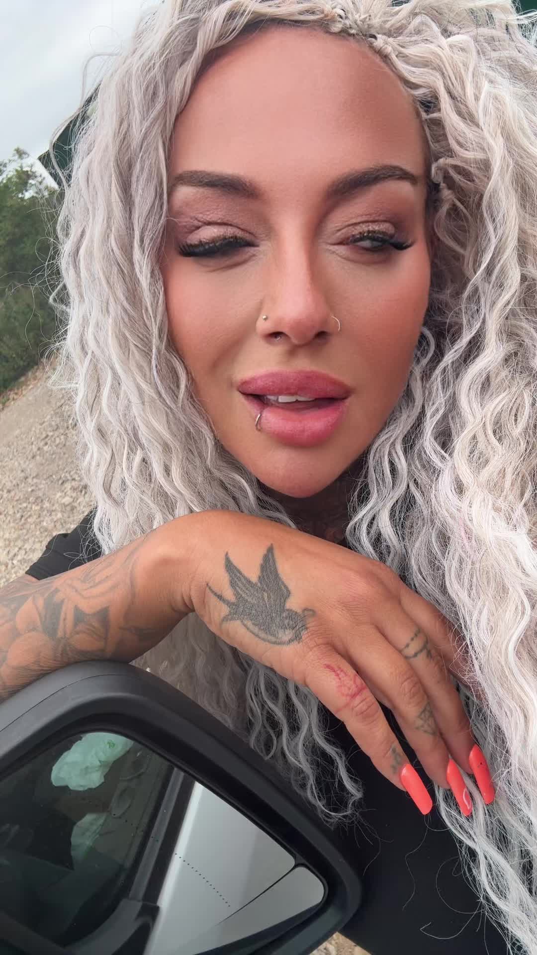 @basic_inked_lass