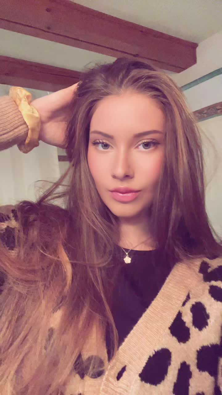 @Laura Zoe๐