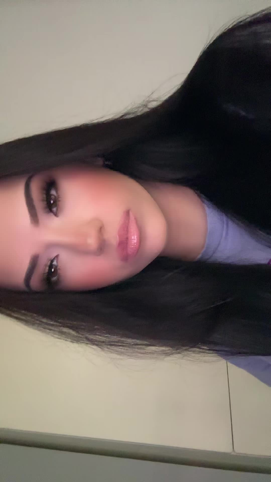 @laura.hrsak