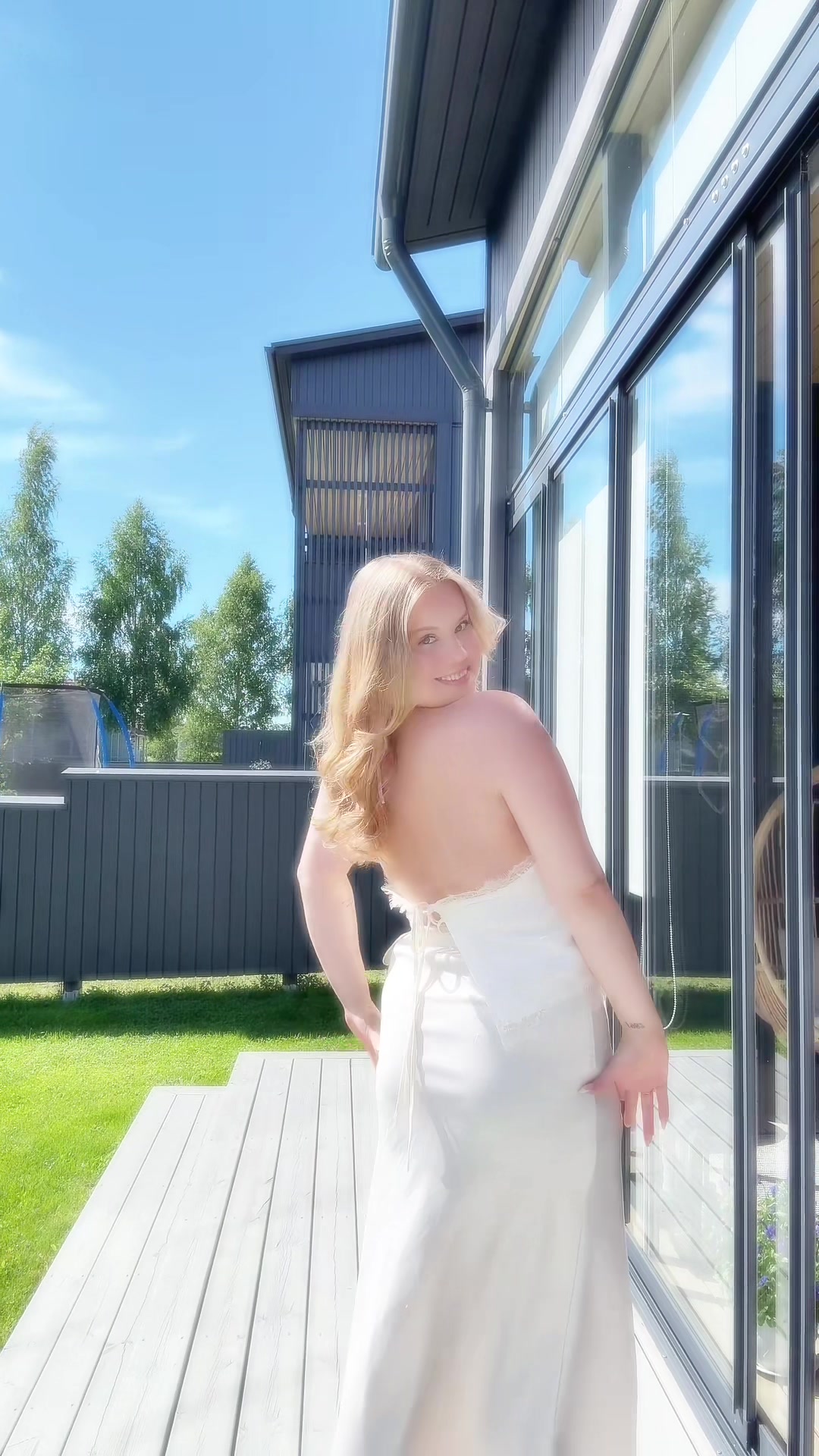 @nella
