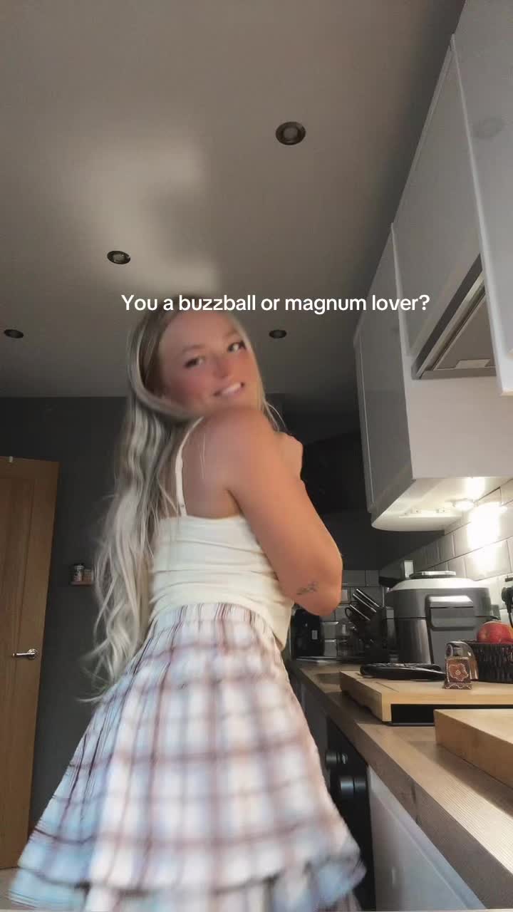 @🐝