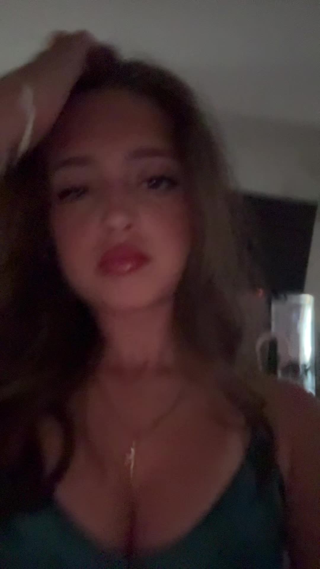 @𝐷𝑎𝑟𝑐𝑒𝑦𝑚𝑎𝑟𝑖𝑒