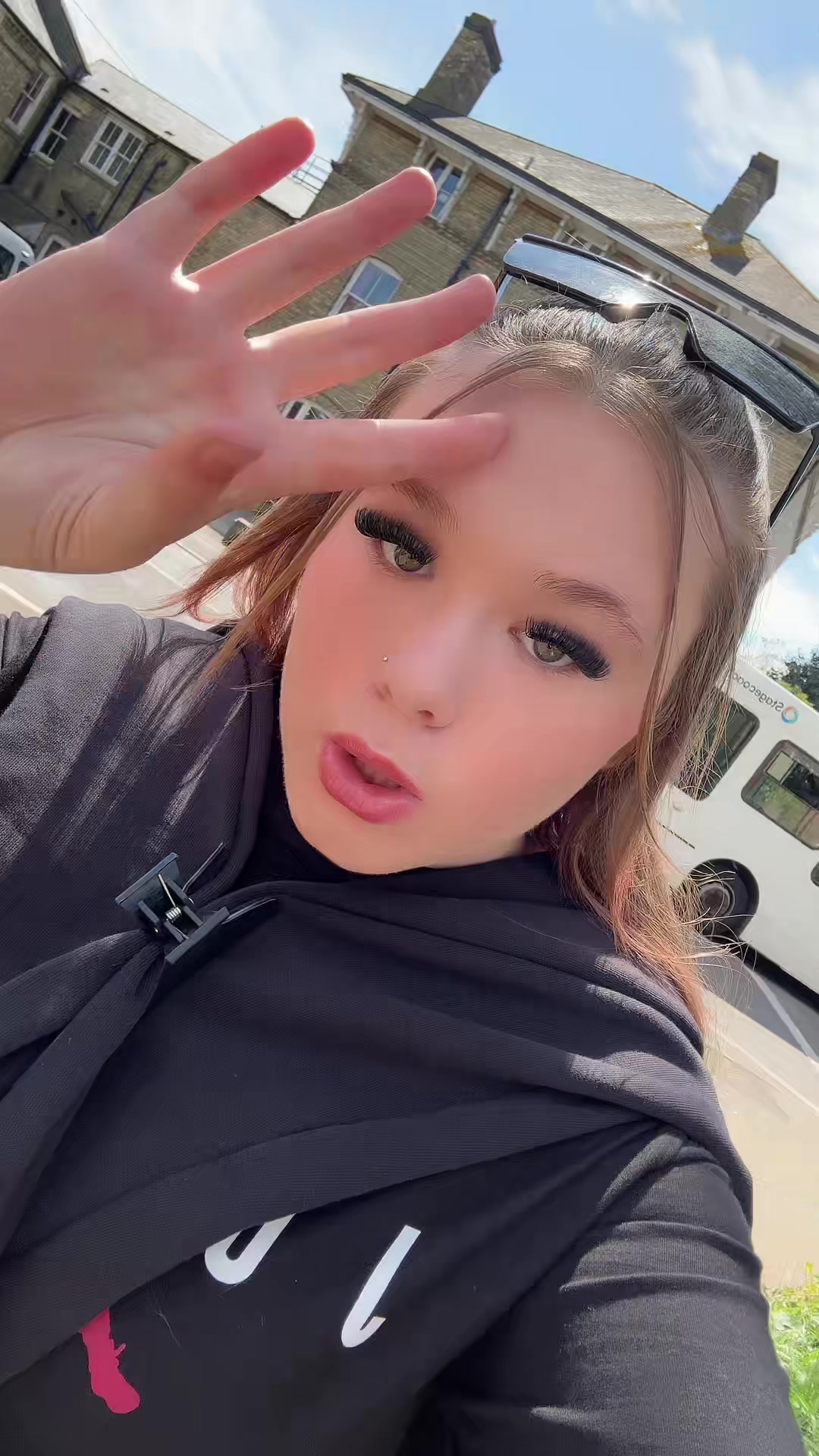 @Daniella🍒