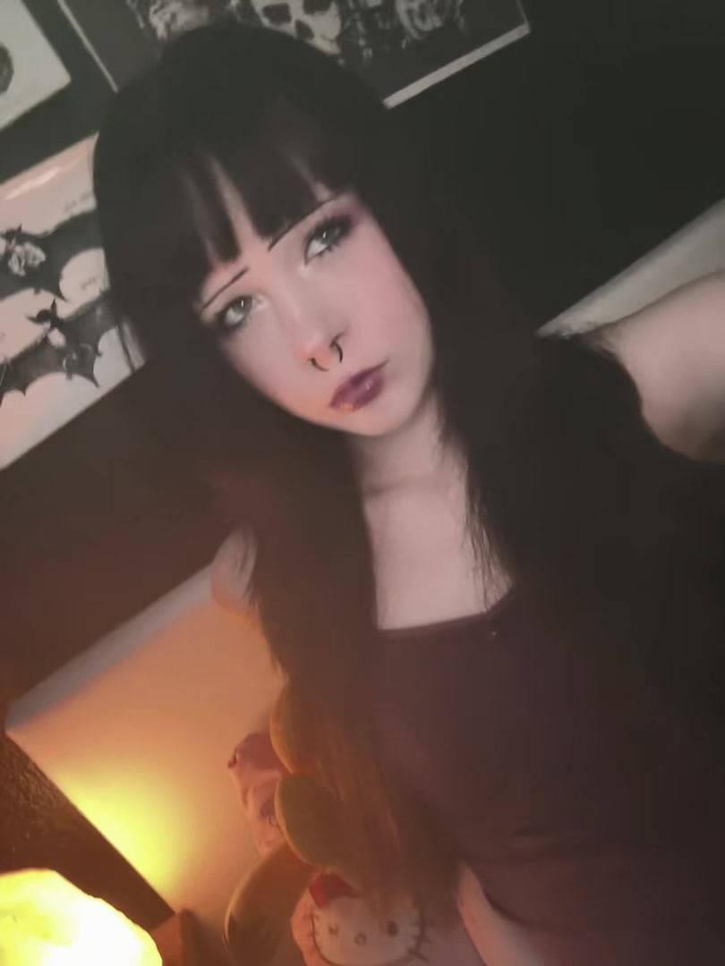 @b 🦇