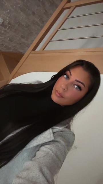 @Celine77