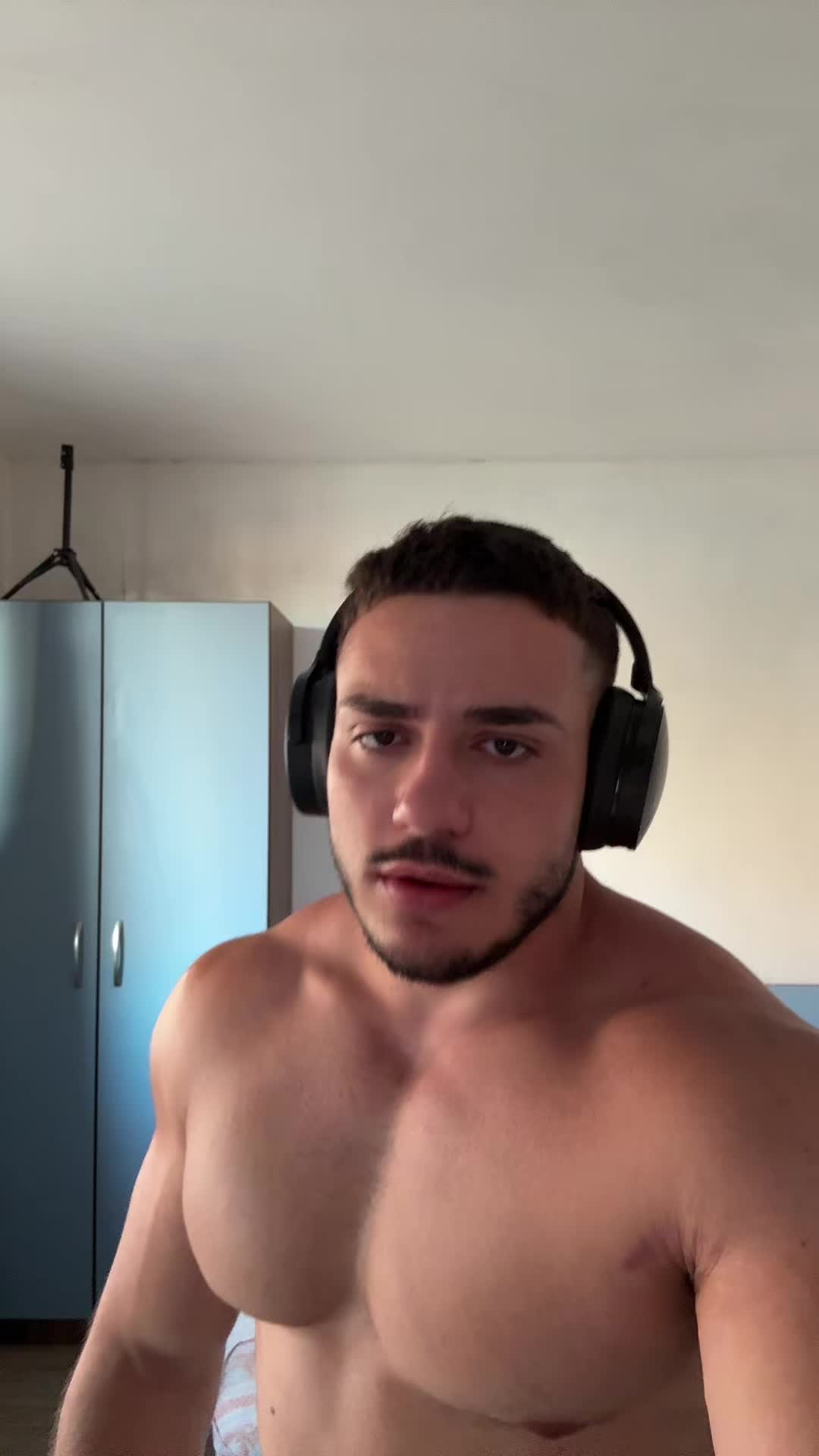 @vik3vik2