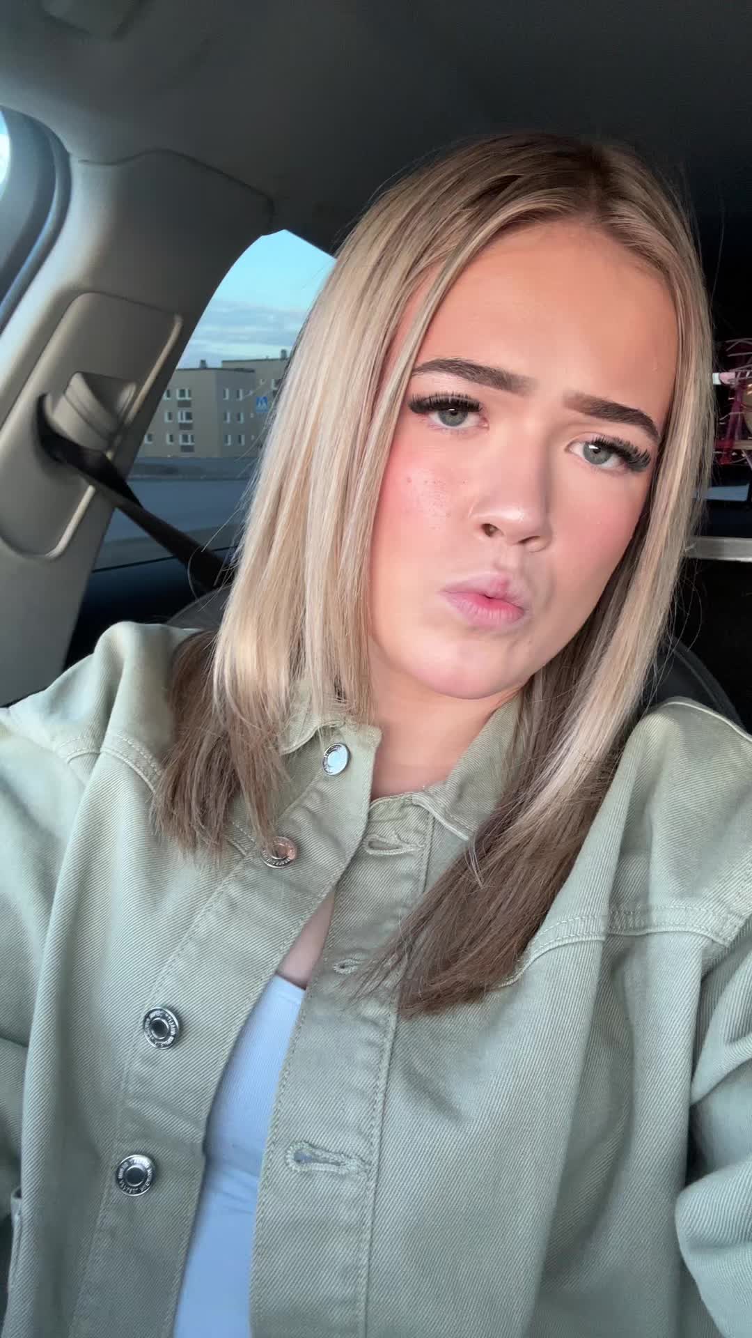 @𝓜𝓲𝓵𝓵𝓲𝓮 𝓶𝓪̈𝓴𝓲