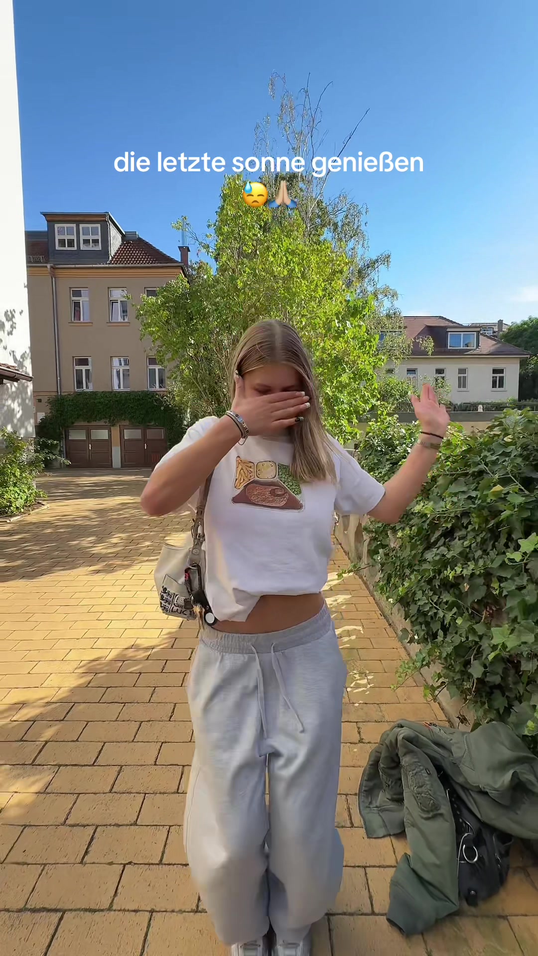 @miaelektra