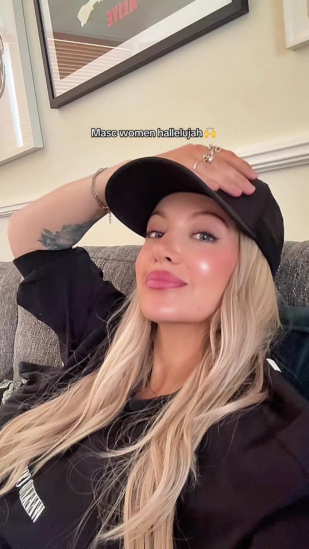 @Lisa J Evans sapphic author ⚢