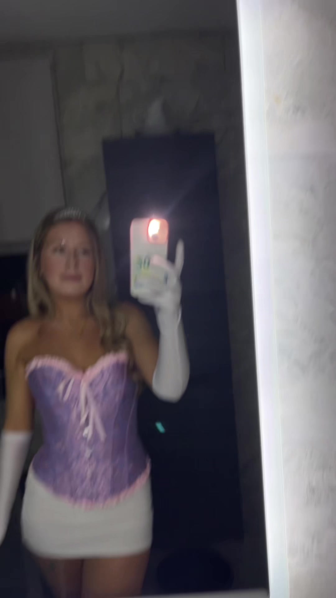 @Ella