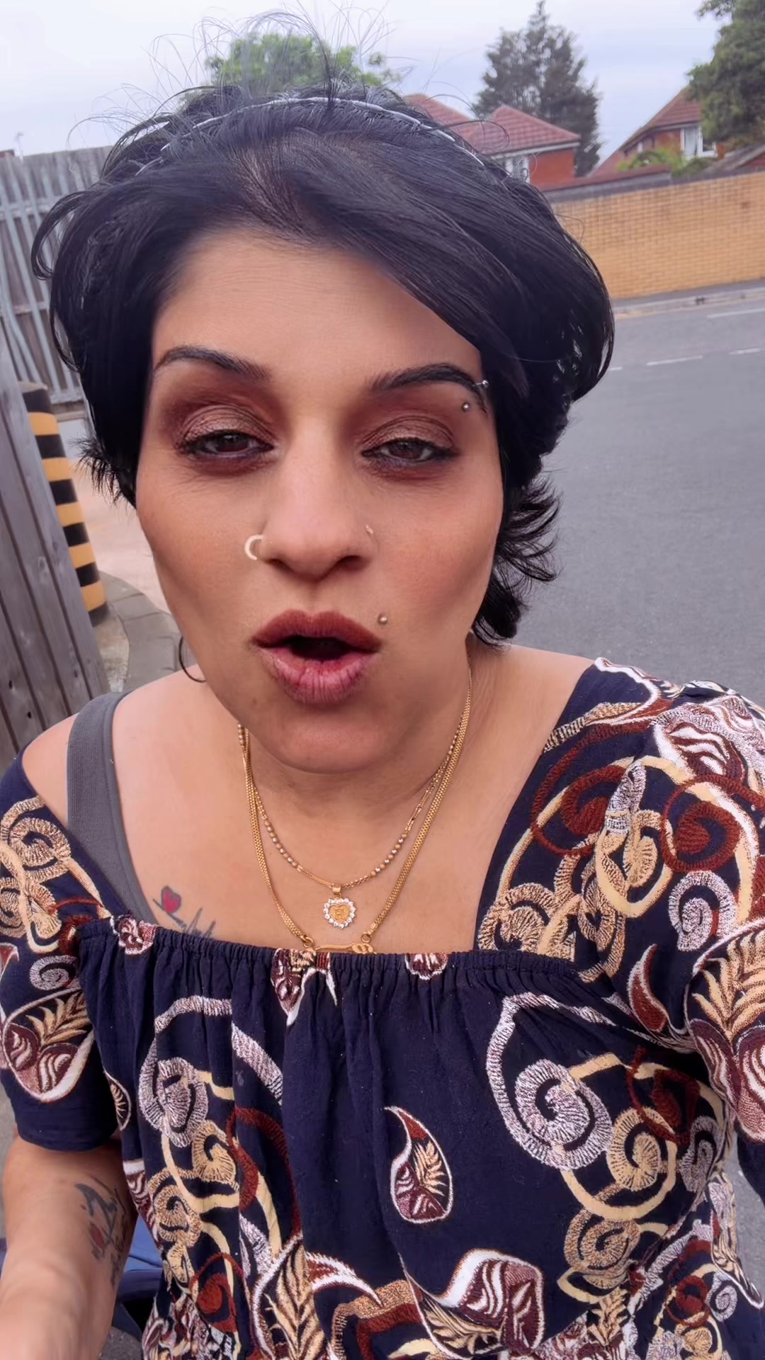 @ⁱᵐ͟͟͞͞☞🇬🇧𝕌𝕂 𝕊𝕙𝕖𝕣𝕟𝕚🐅