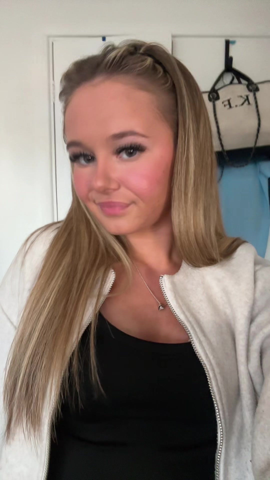 @𝐊🦢☁️🐚🥂