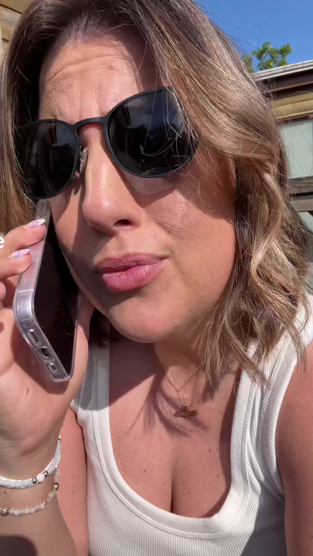 @Ana