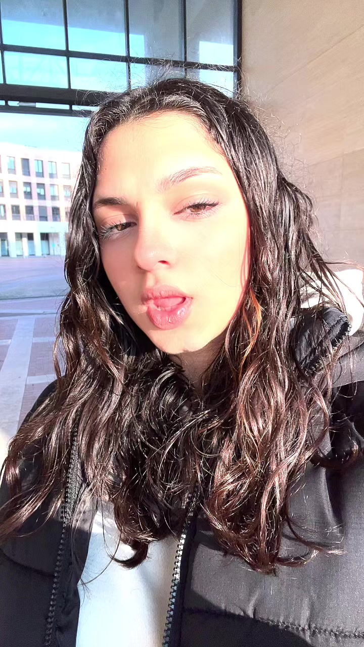 @Silvia🇷🇴
