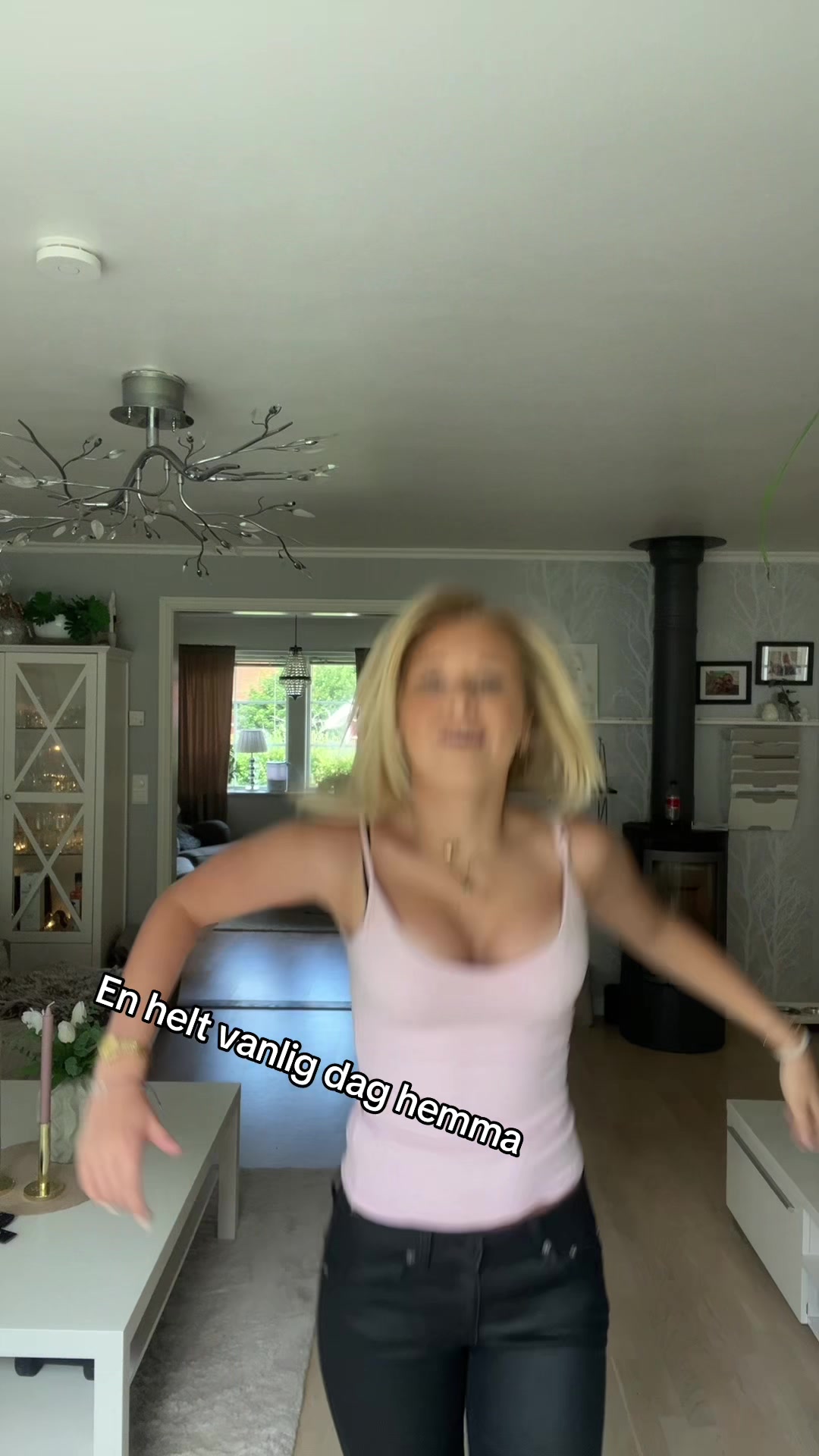 @𝕃𝕚𝕤𝕖𝕟