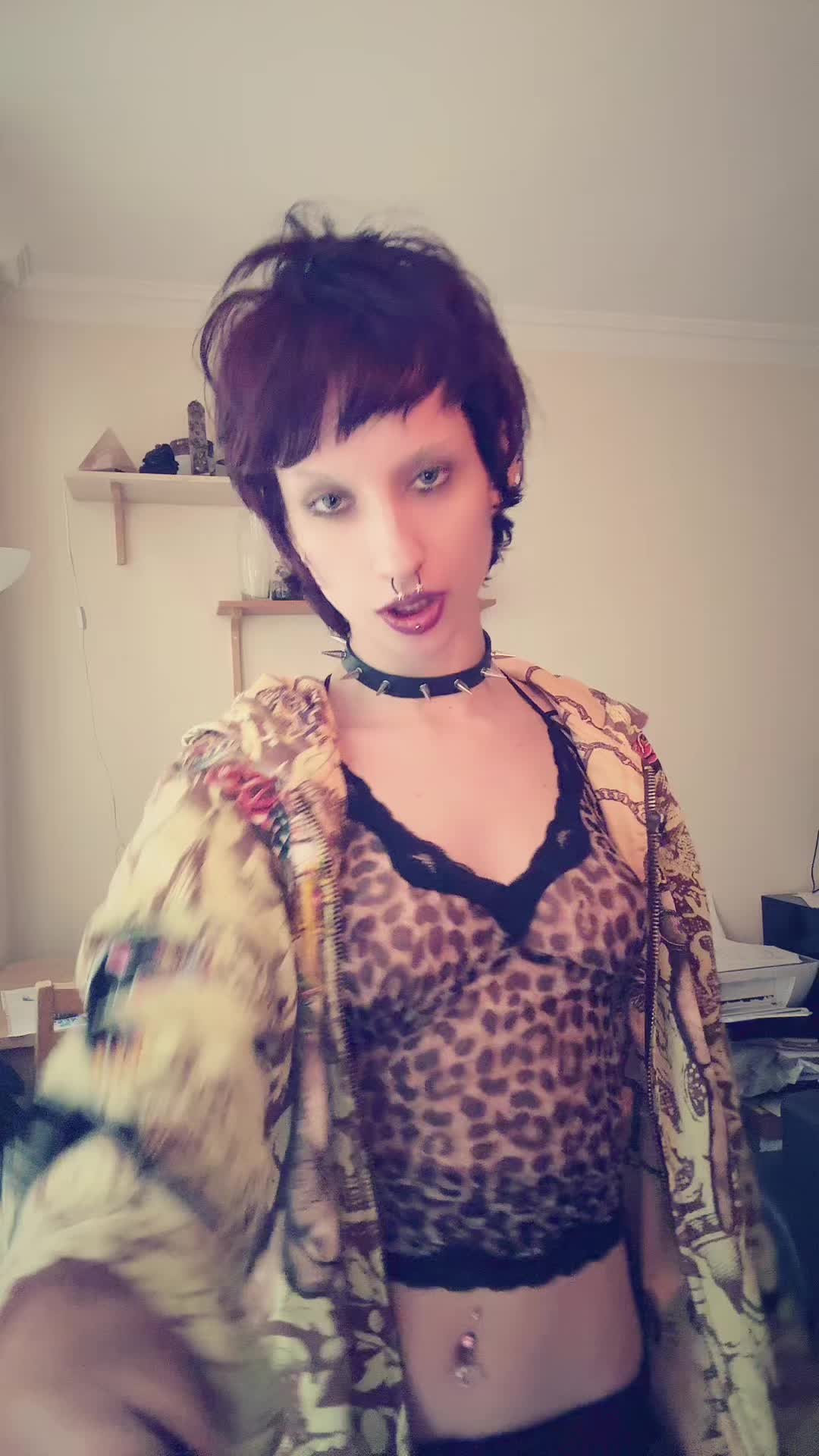 @🧟♀️