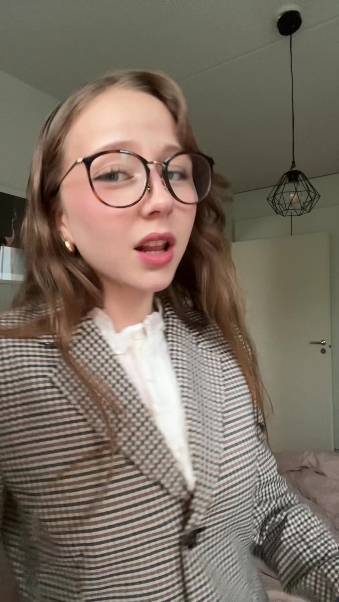 @Ella