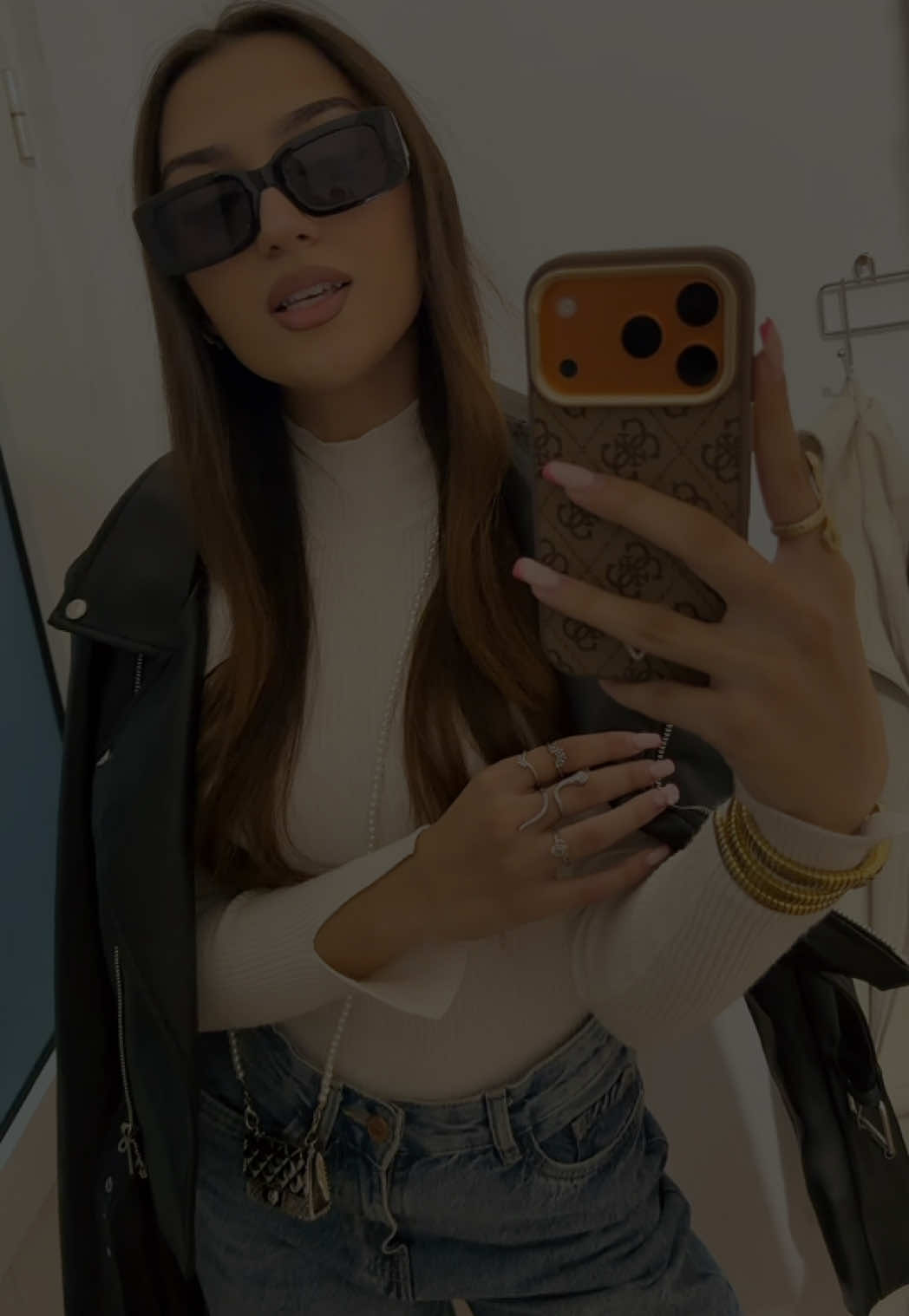 @𝐘
