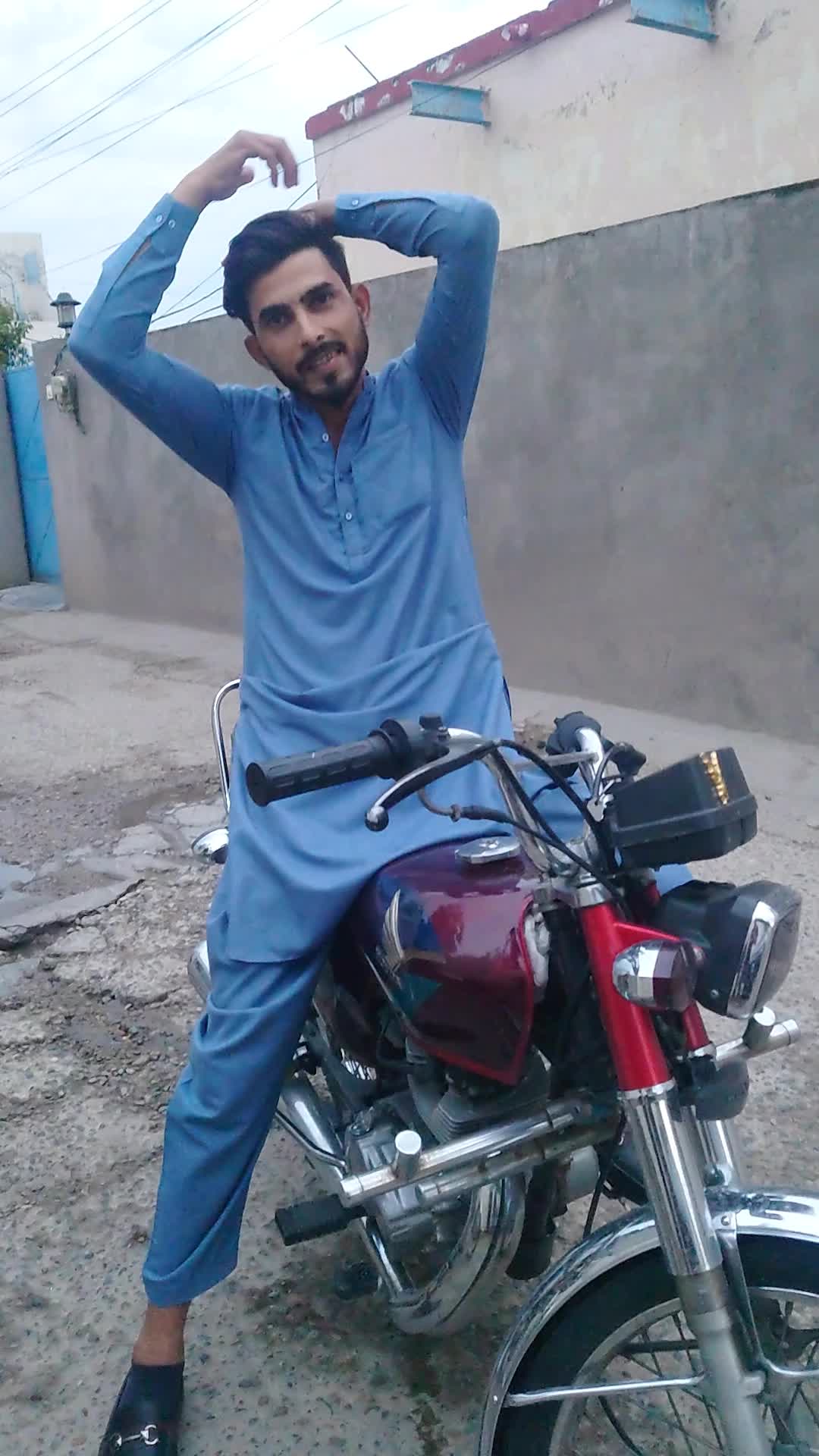 @RAJA KASHMIRI🦅