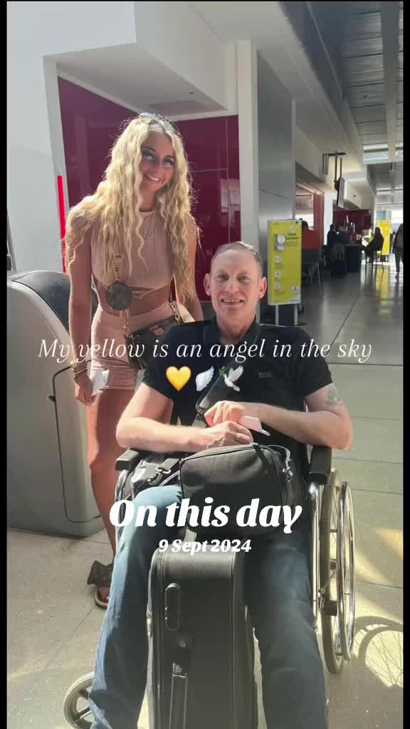 @chloehollyboyle