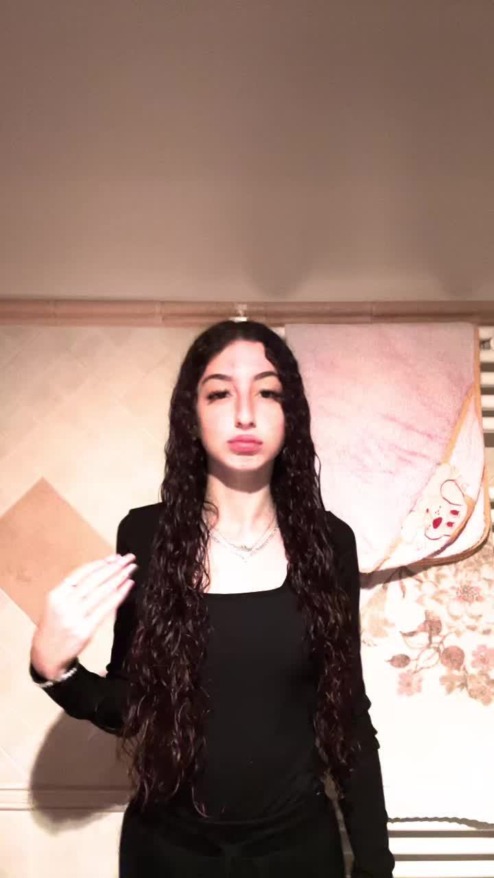 @__aliiiceee___