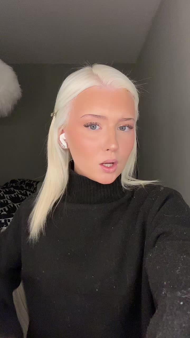 @𝓗𝓮𝓵𝓶𝓲𝓲𝓷𝓪🐰