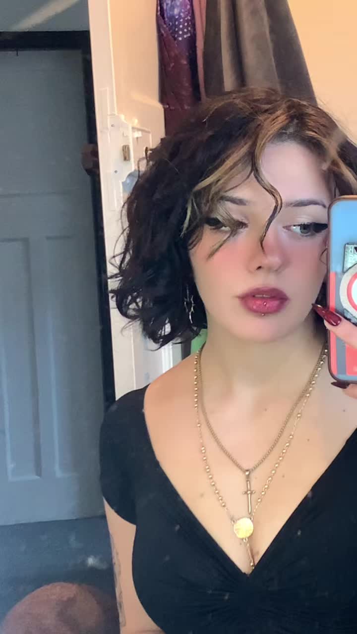 @Dee
