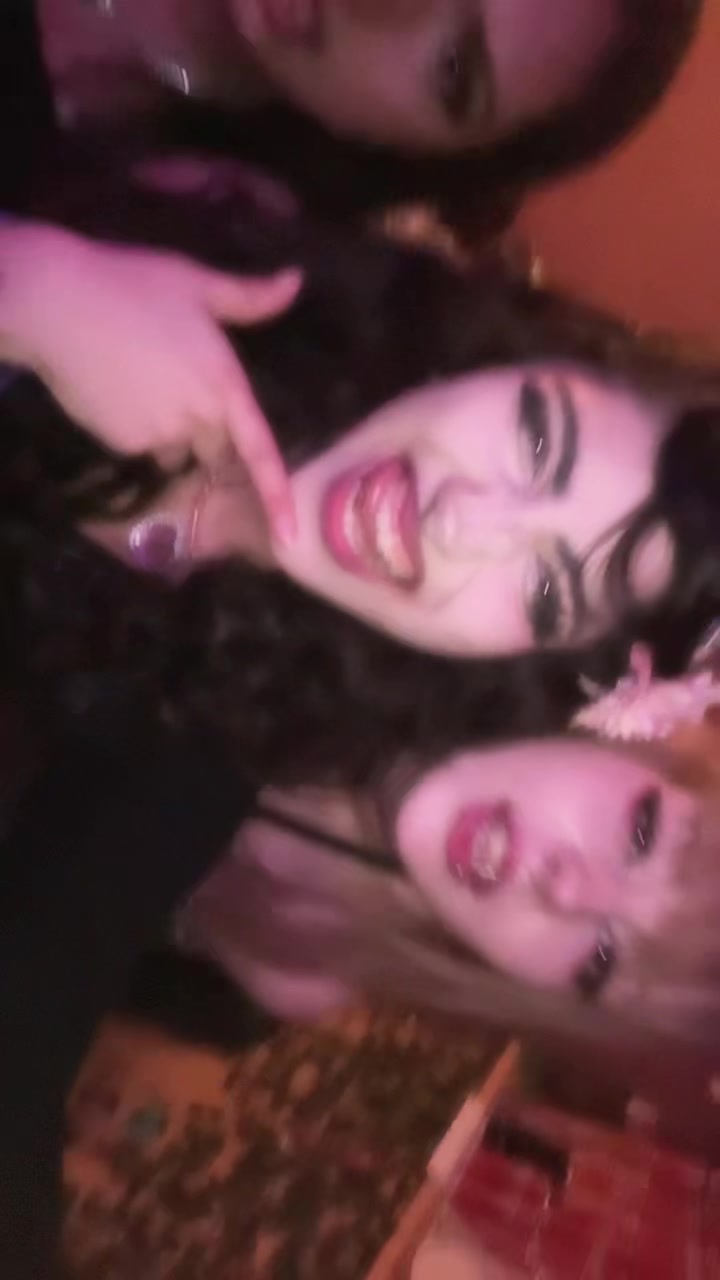 @nia😛😝