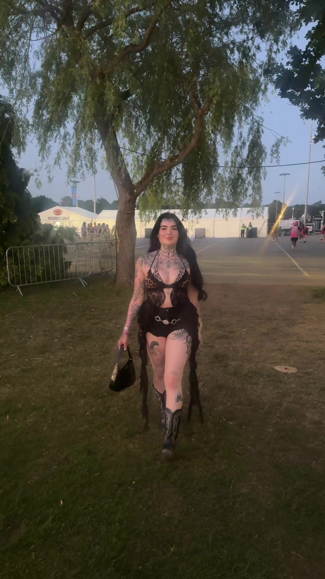@Lottie the dancer 🩰 🌙