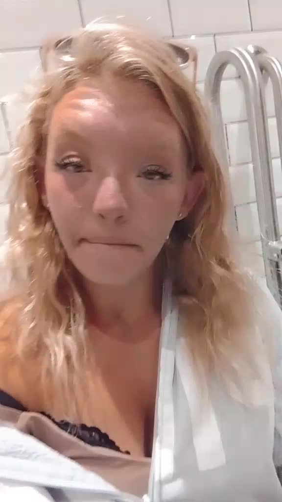 @Nicole