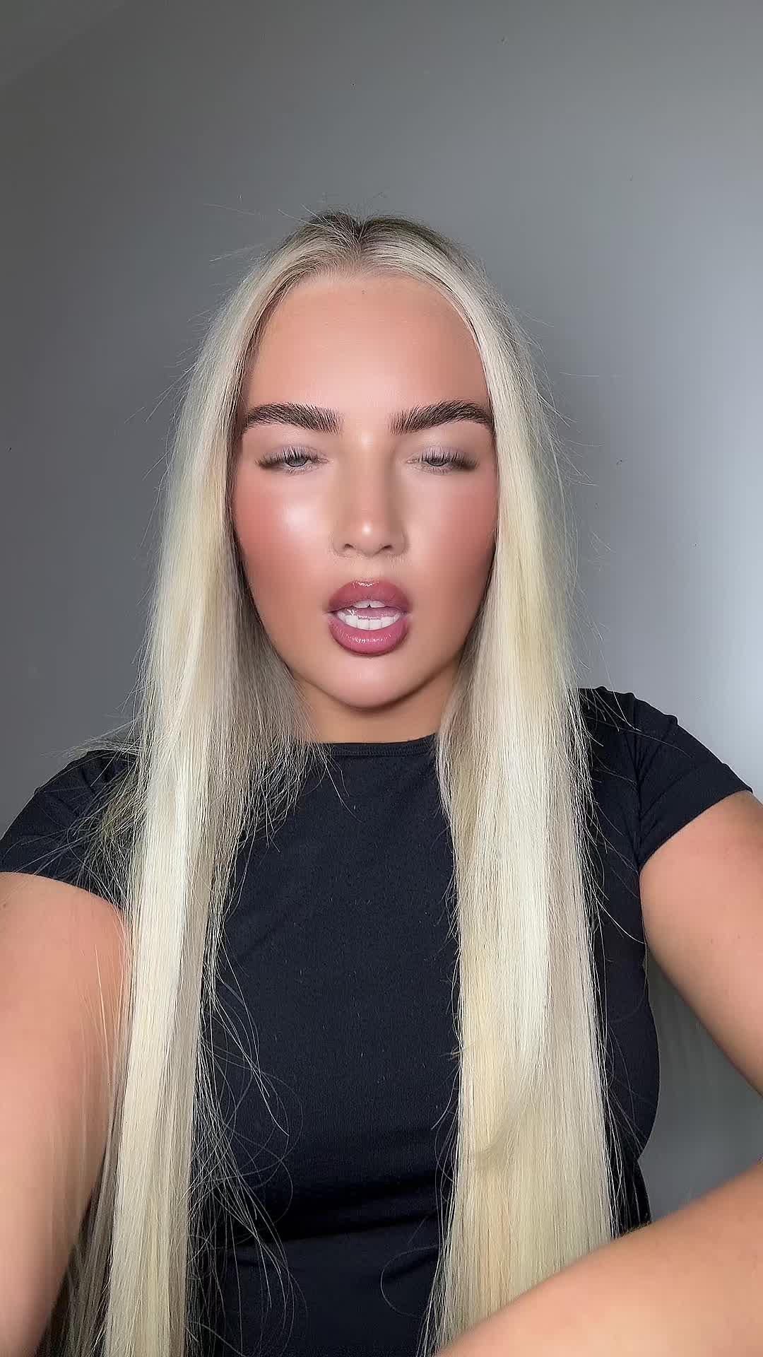 @Rhi🤍🌶️