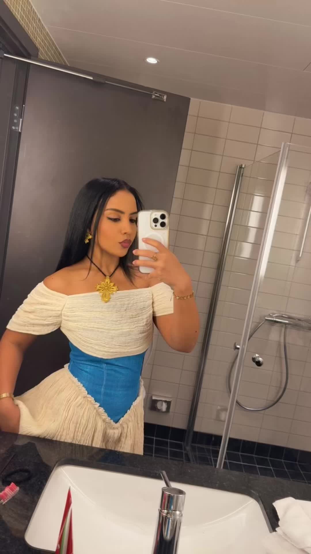 @adiamrussom
