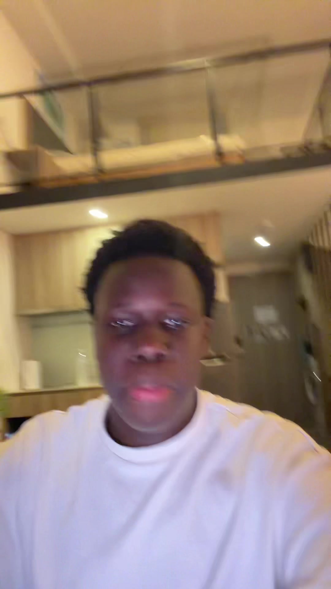 @Mo.