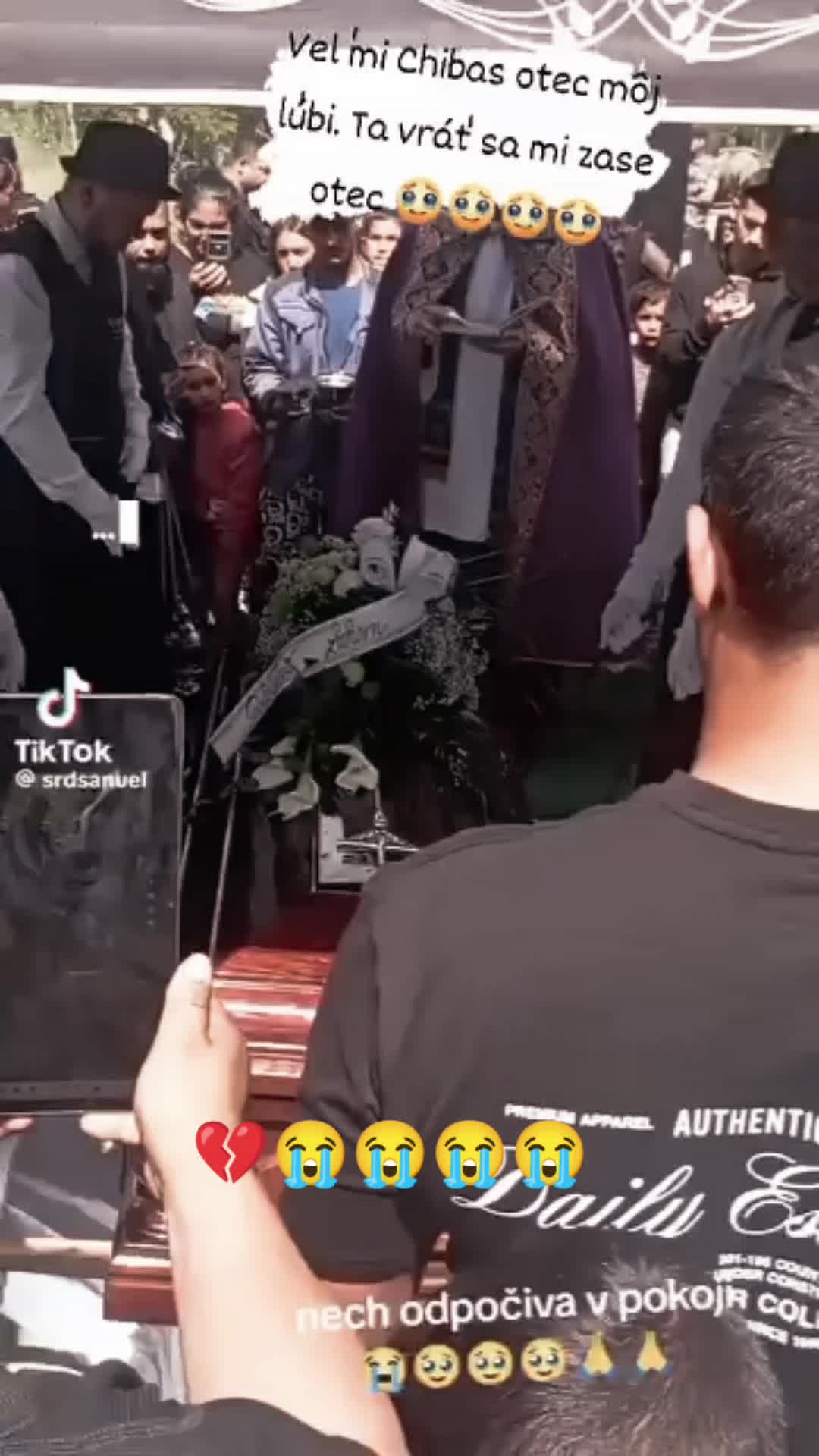 @Romana lovujue ropku