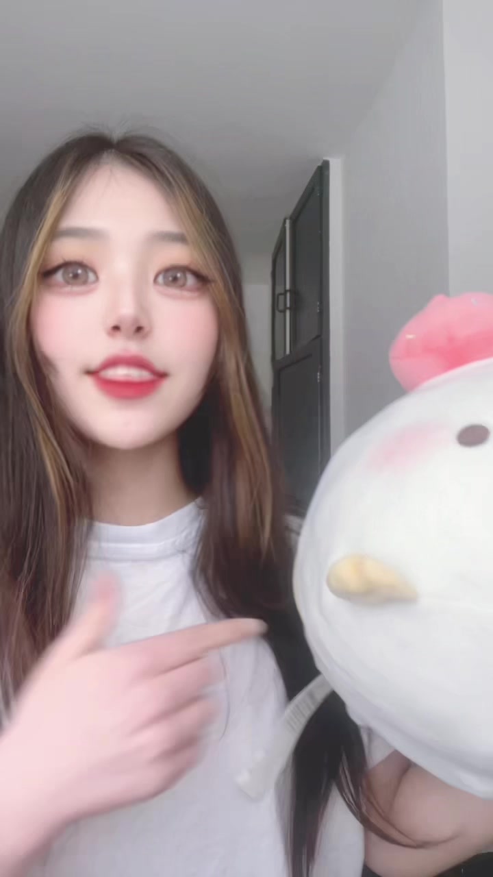 @𝑬 ୨୧