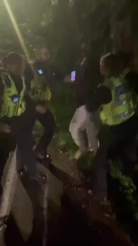 @LIMITLESSMEDIAUK_