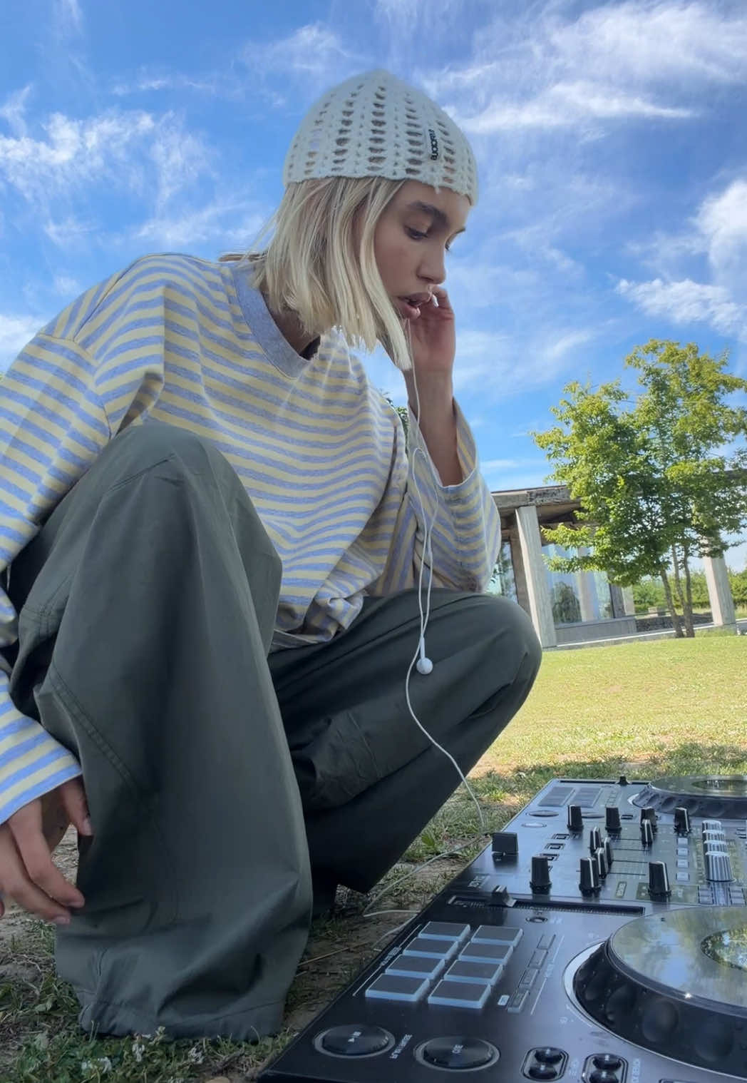@SuspiciousAntwerp_