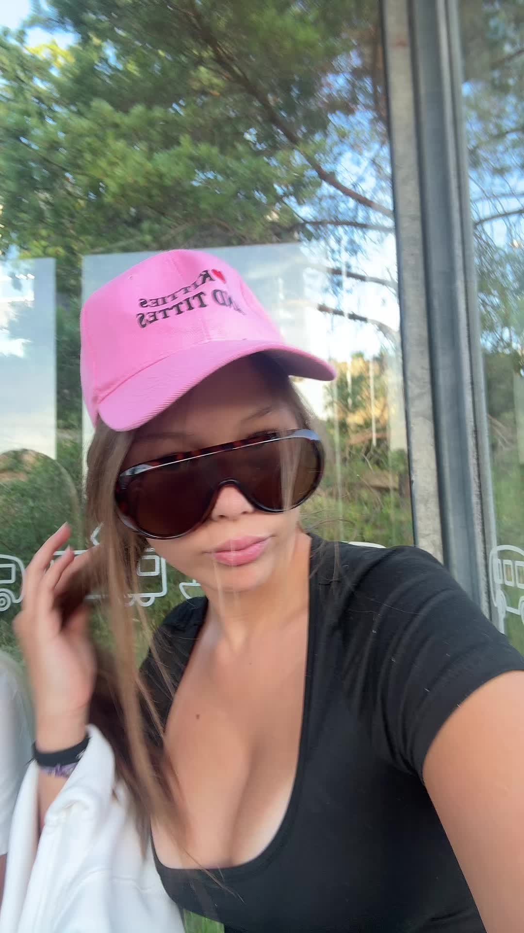 @Elvira🥹